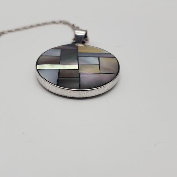 Beautiful 925 Sterling Silver 16" Oval Shell Pendant Chain Necklace - Picture 3 of 11